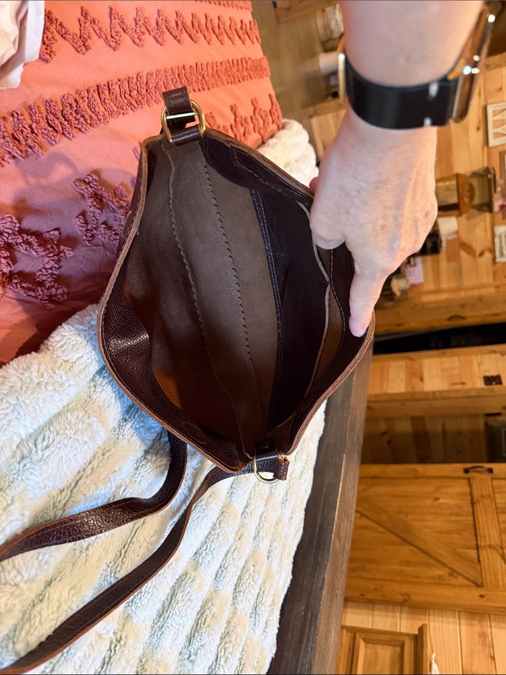 Classic Brown Leather women’s Shoulder Bag - Picture 4 of 4